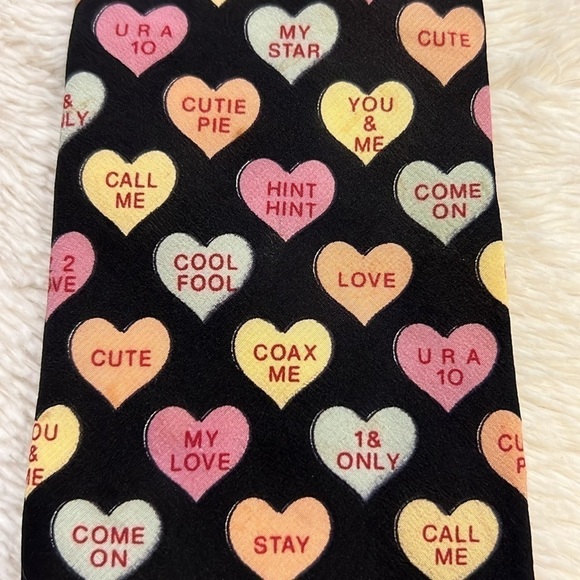Metropolis 100% Italian silk heart Tie - Picture 8 of 12
